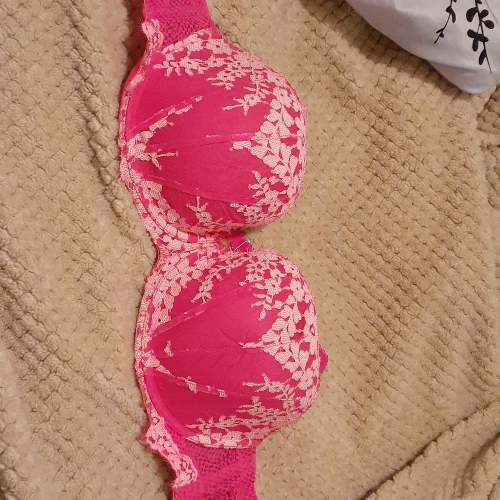 Victoria’s Secret multi-way angel pink lace bra